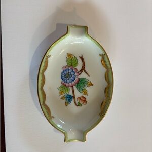 Herend vintage collectible Queen Victoria small oval trinket dish hand painted
